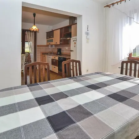 Two-bedroom In Divaca